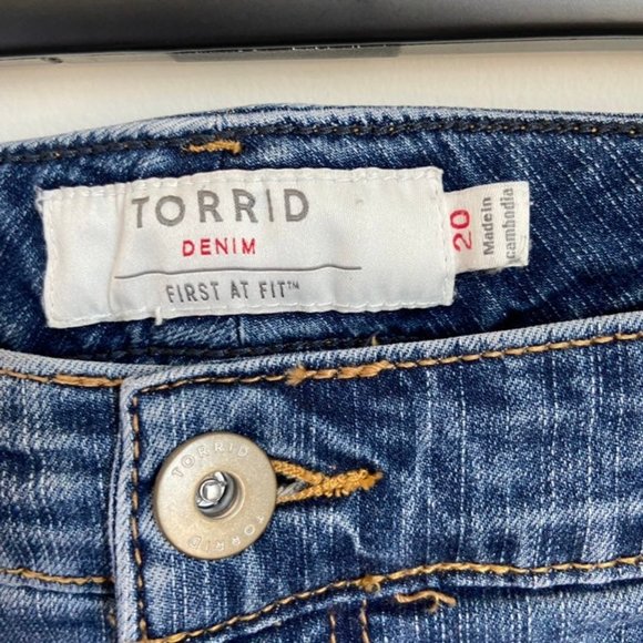 Torrid Cut Off Jean Shorts Size 20 - Picture 6 of 10